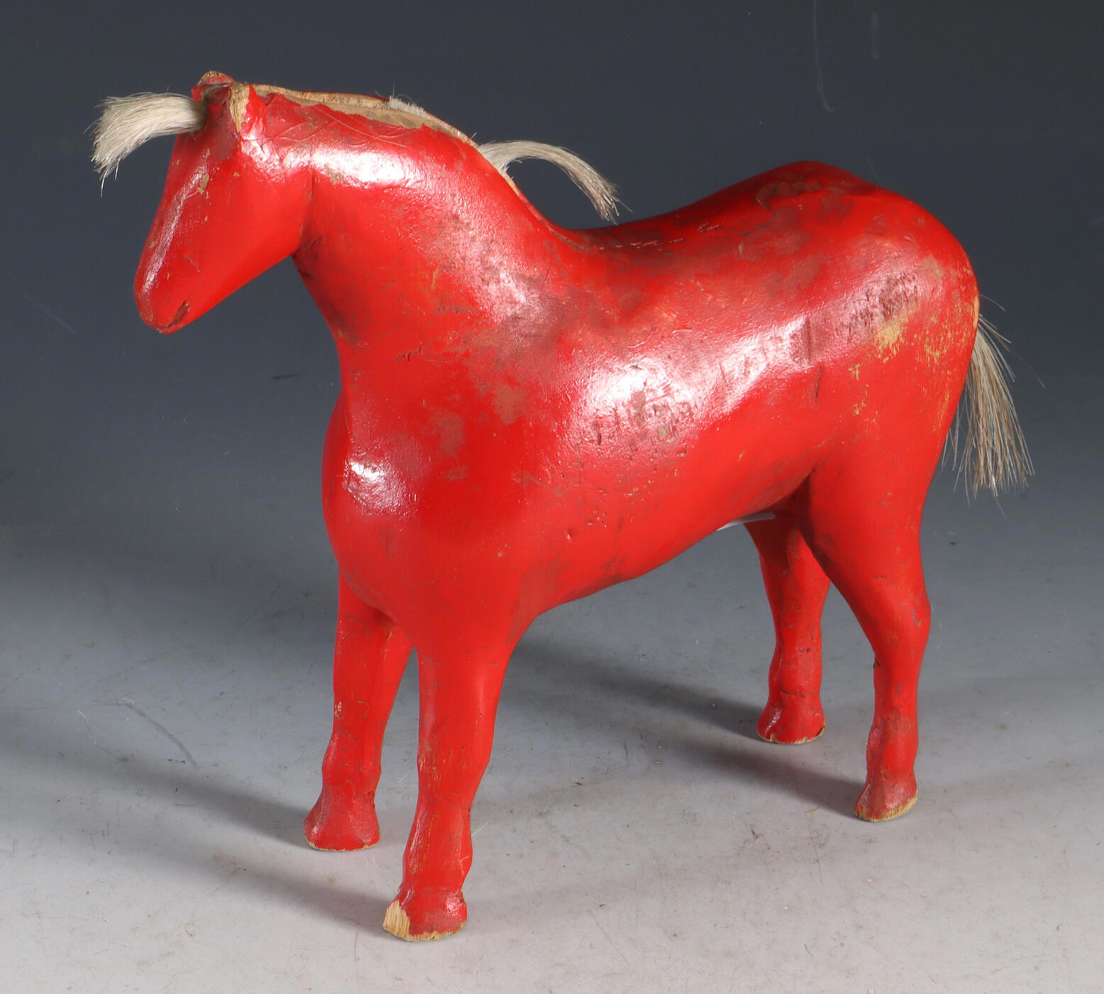 Utskåret hest, 18/1900 t. | Auksjon