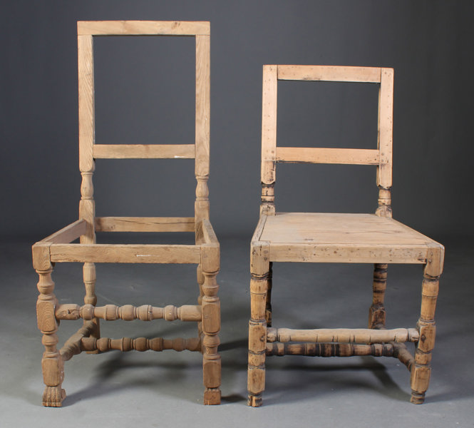 2 trehvite stoler, 17/1800 t.