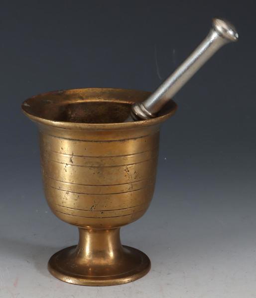 Morter i messing, 1800 t.