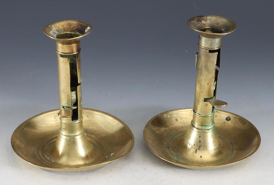 Et par lysestaker i messing, 1800 t.