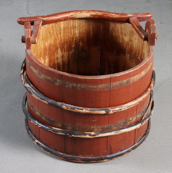 Rødmalt bøtte i tre, 1800 t.