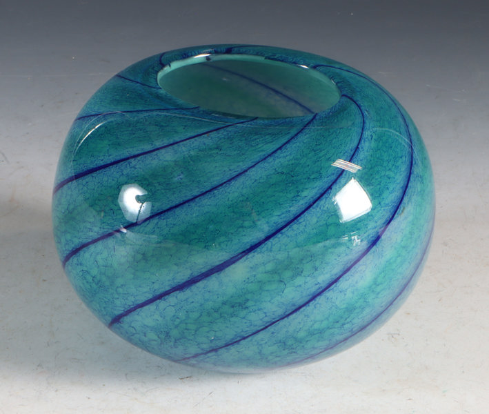 Vase i glass, W. Johansson.