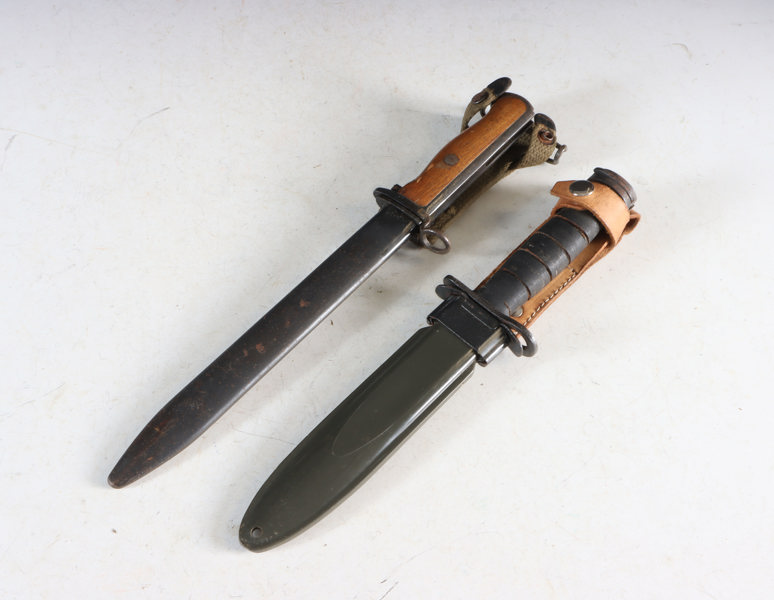 2 bajonetter.