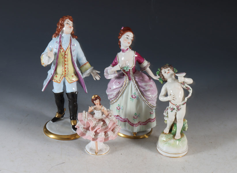 4 porselensfigurer.