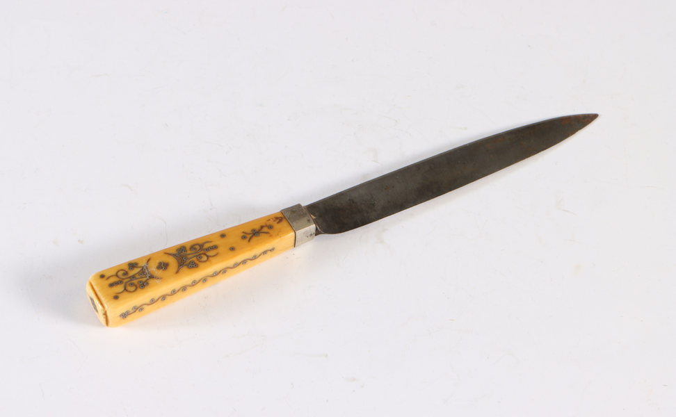 Liten kniv med benskaft, 1800 t.