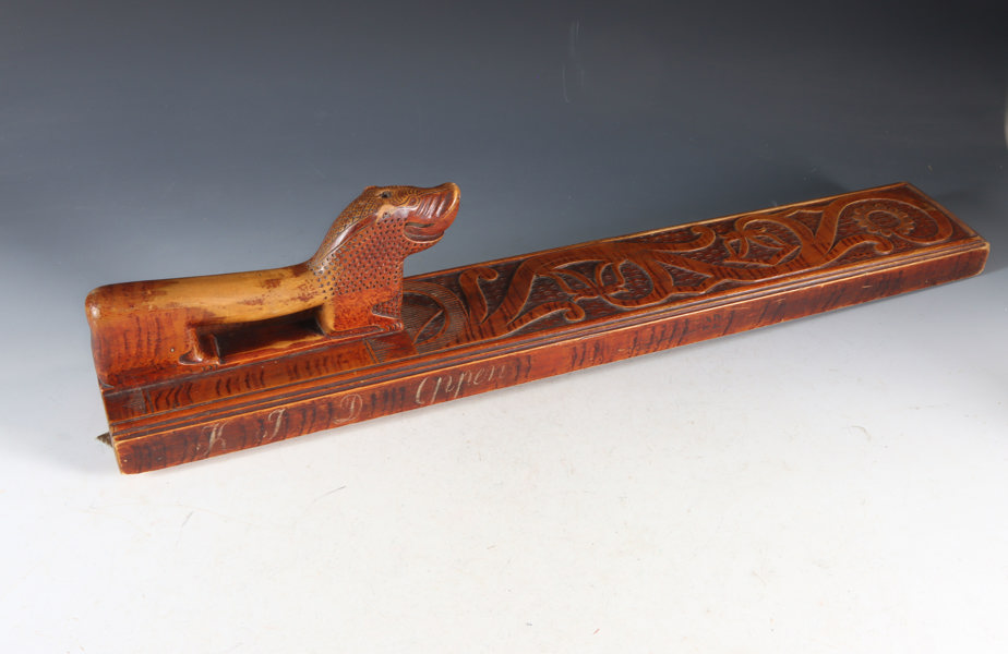 Utskåret mangletre, 17/1800 tallet.