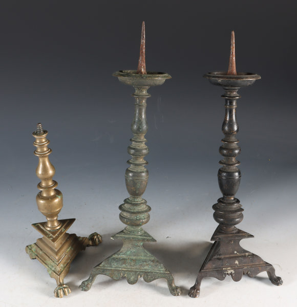 3 lysestaker i messing/bronse, 16/1700 t.