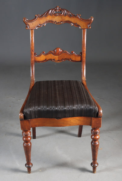 4 utskårede stoler, 1800 t.