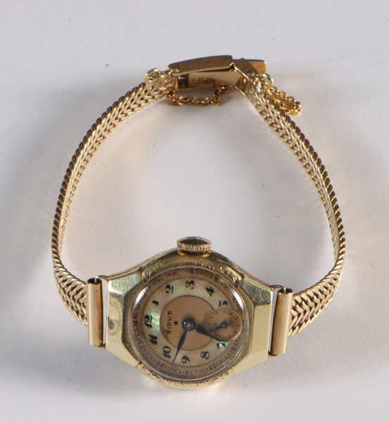 Damearmbåndsur i gull m/lenke i gull.