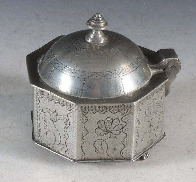 Smørkopp i tinn, Drammen 1700 t.