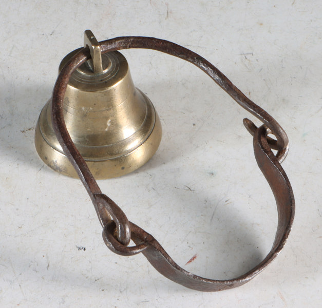 Liten klave med bjelle, 1800 t.