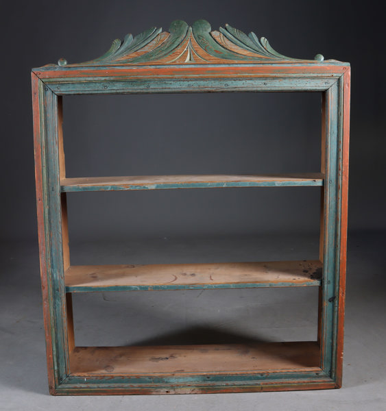 Utskåret og malt hylle, 1800 t.