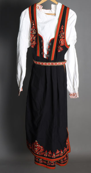 Bunad, Vest-Telemark.