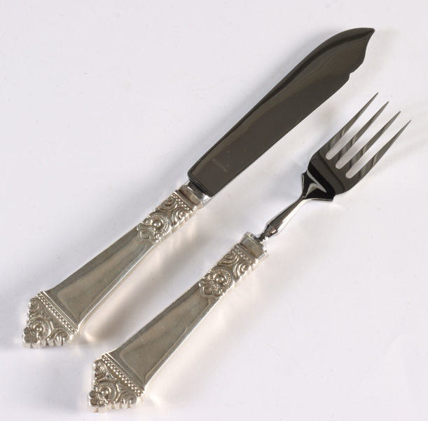 6+6 deler fiskebestikk i sølv. Odel.