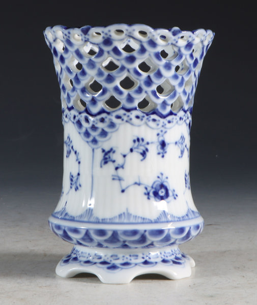 Liten vase, Musselmalt Kngl. Dansk.