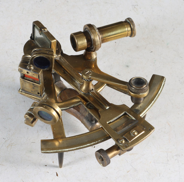 Miniatyr sekstant i messing.