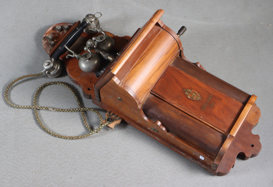 Veggtelefon, Rikstelefonen.