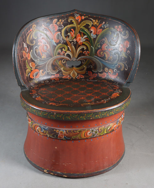 Stor rosemalt kubbestol, Grasbekk 1951.