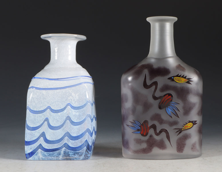 2 vaser i glass, Sverige.