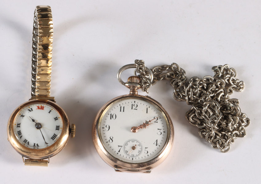 Armbåndsur i gull og lommeur i sølv. 