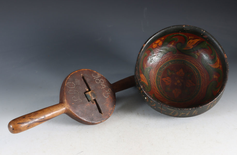 Rosemalt ølbolle og verktøy.