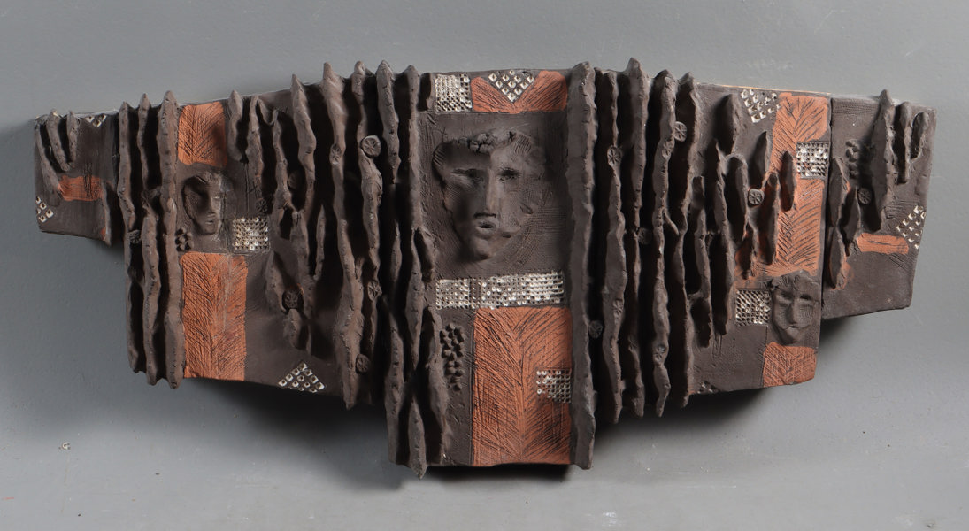 Veggrelieff i keramikk, Rolf Hansen