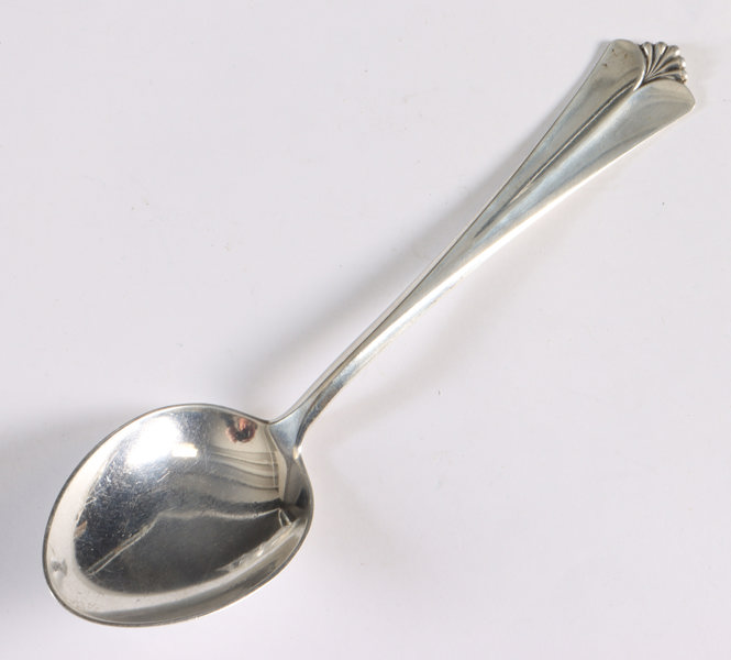 7  skjeer i sølv, Rådhus med vifte.