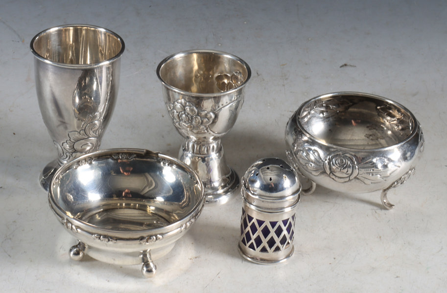 5 div. boller/drysser m.m. i sølv.