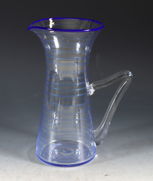 Mugge i glass, V. Koksvik.