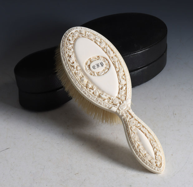 Børste i elfenben