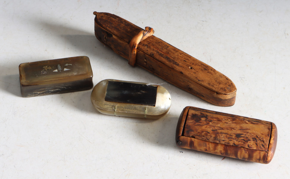 3 snusbokser og lite skrin i tre, 1800 t.