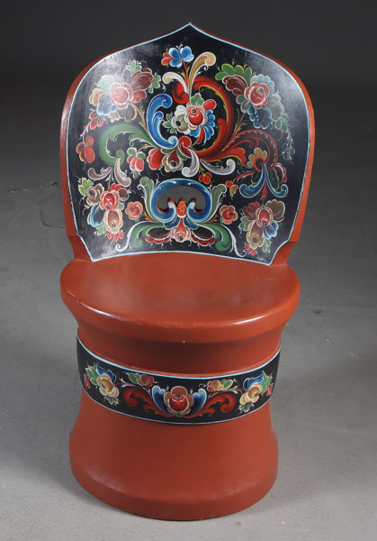 Rosemalt kubbestol , K. Hovden 1975