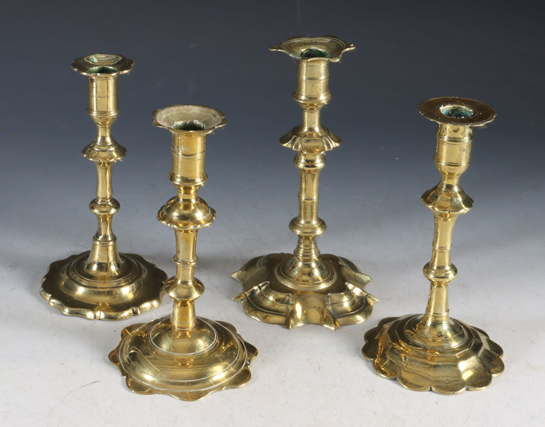 4 lysestaker i messing, 1700 t.