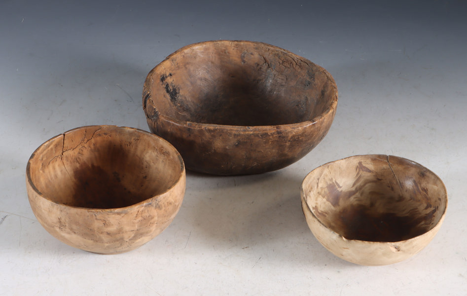 3 små trehvite ølboller, 17/1800 t.