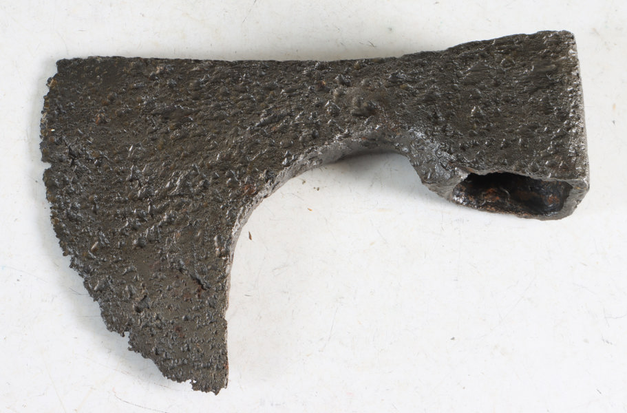 Øks, ant. 16/1700 t.