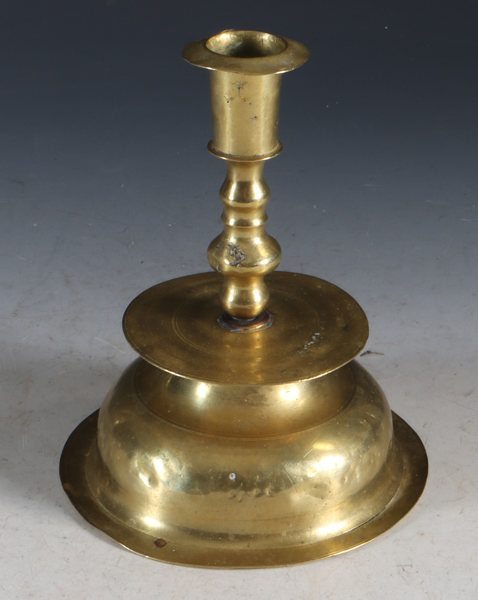 Kåpelysestake i messing, 1700 t.