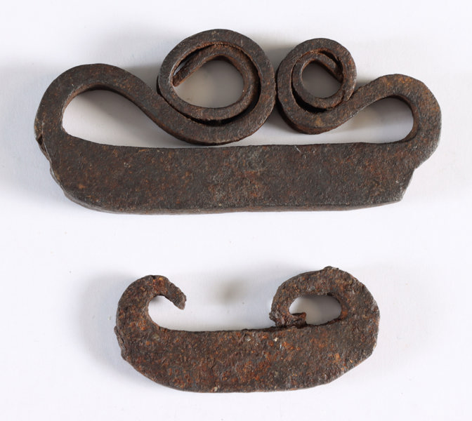 2 fyrstål i jern, 17/1800 tallet.