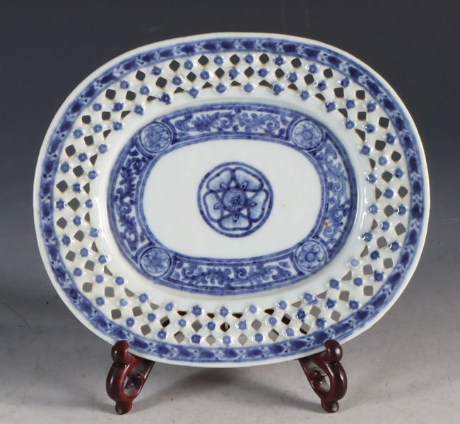 Lite fat i porselen. Kina 1700 t.