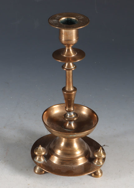 Lysestake i bronse, Russland.