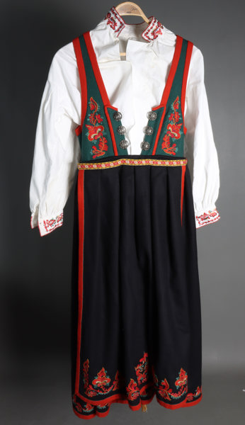 Bunad, Vest-Telemark m/søljer.