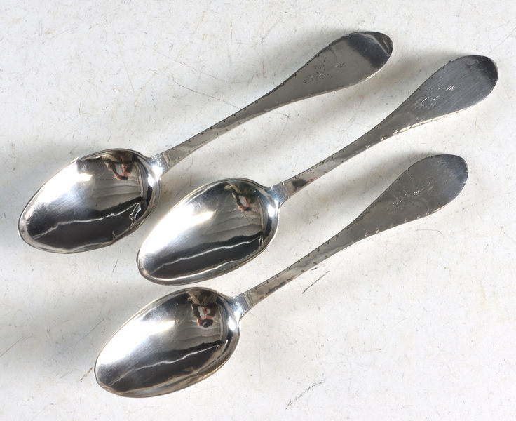 3 empireskjeer i sølv, Bergen 1820.