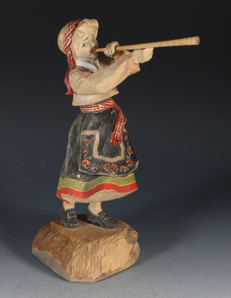 Utskåret figur  i tre, Pillarguri.