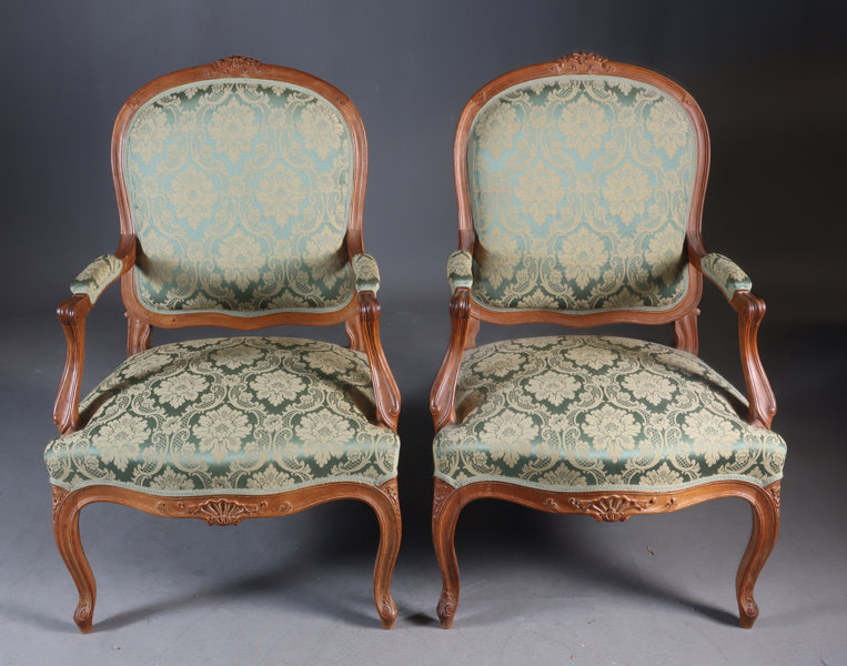 Et par armstoler, rokokkostil