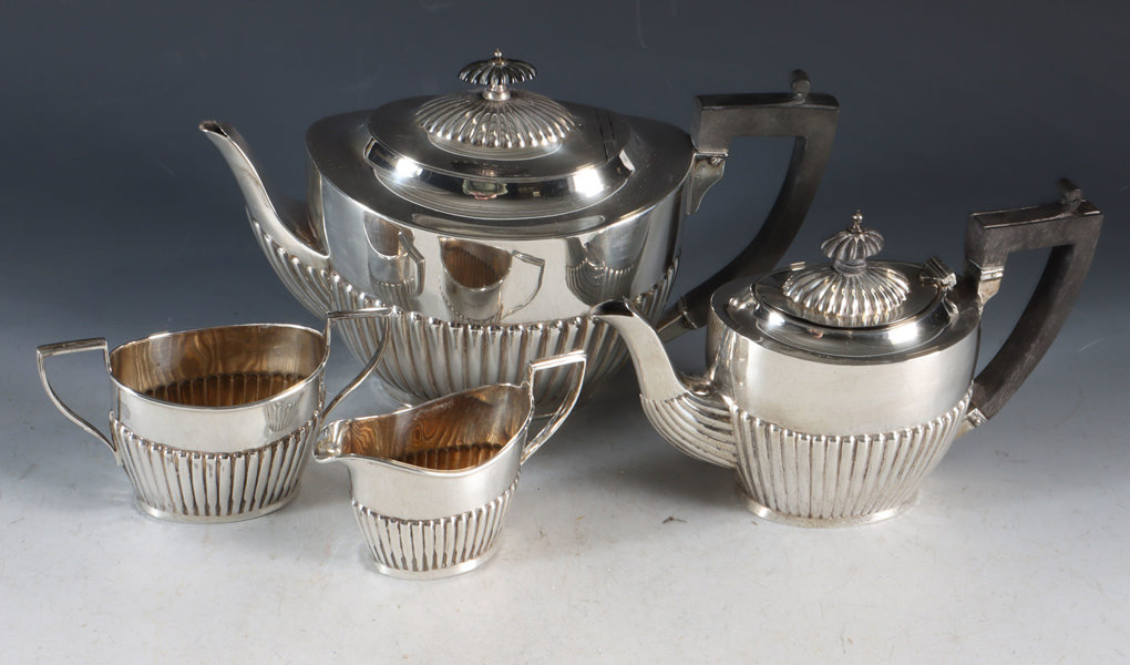 Teservise i sølv, 4 deler. England.