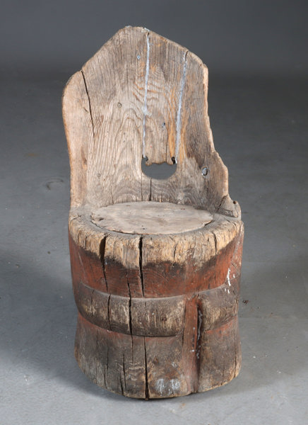 Liten rødmalt kubbestol, 1700 t.