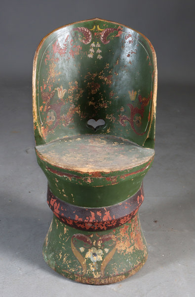 Rosemalt kubbestol, 1910.