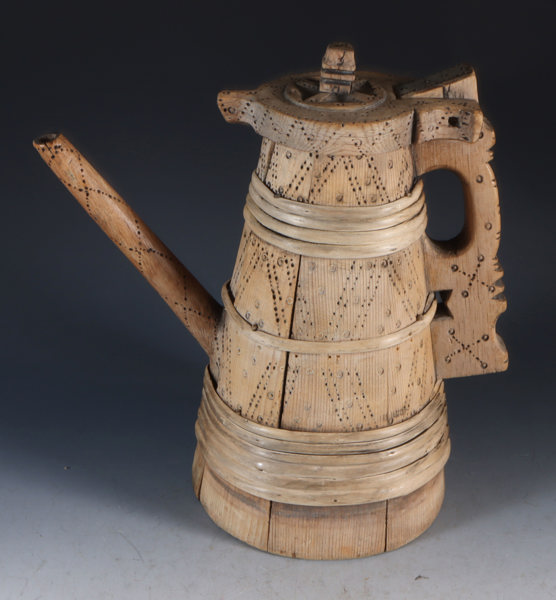 Trehvit tutekanne med svidekor, 17/1800 t.