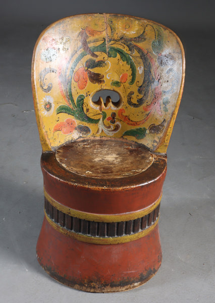 Rosemalt kubbestol 1915.