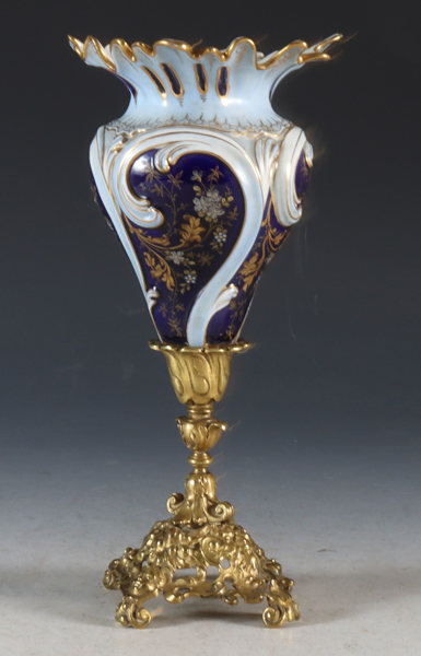 Vase i porselen og bronse, Porsgrund Porselen.