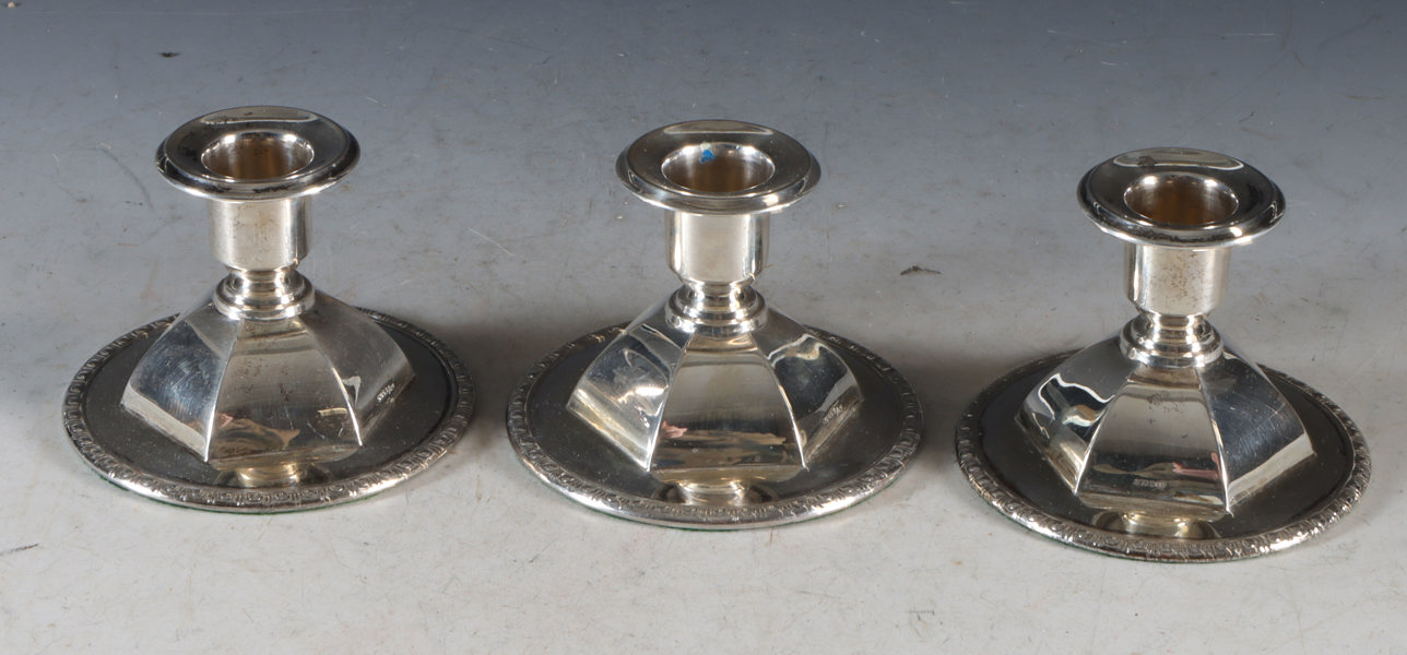 3 lysestaker i sølv.